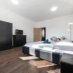 No8 Spacious Center Bratislava