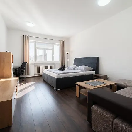 公寓 No8 Spacious Center