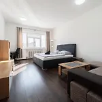 Apartment No8 Spacious Center