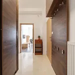 Apartment No8 Spacious Center *